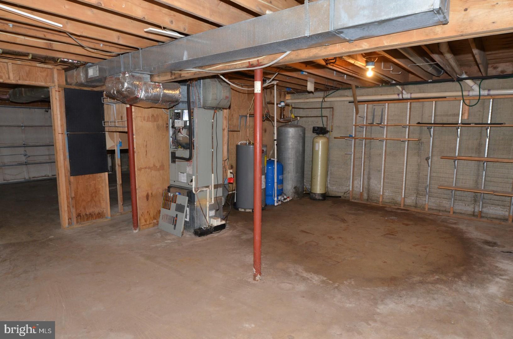 HIDDEN LAKE - Residential