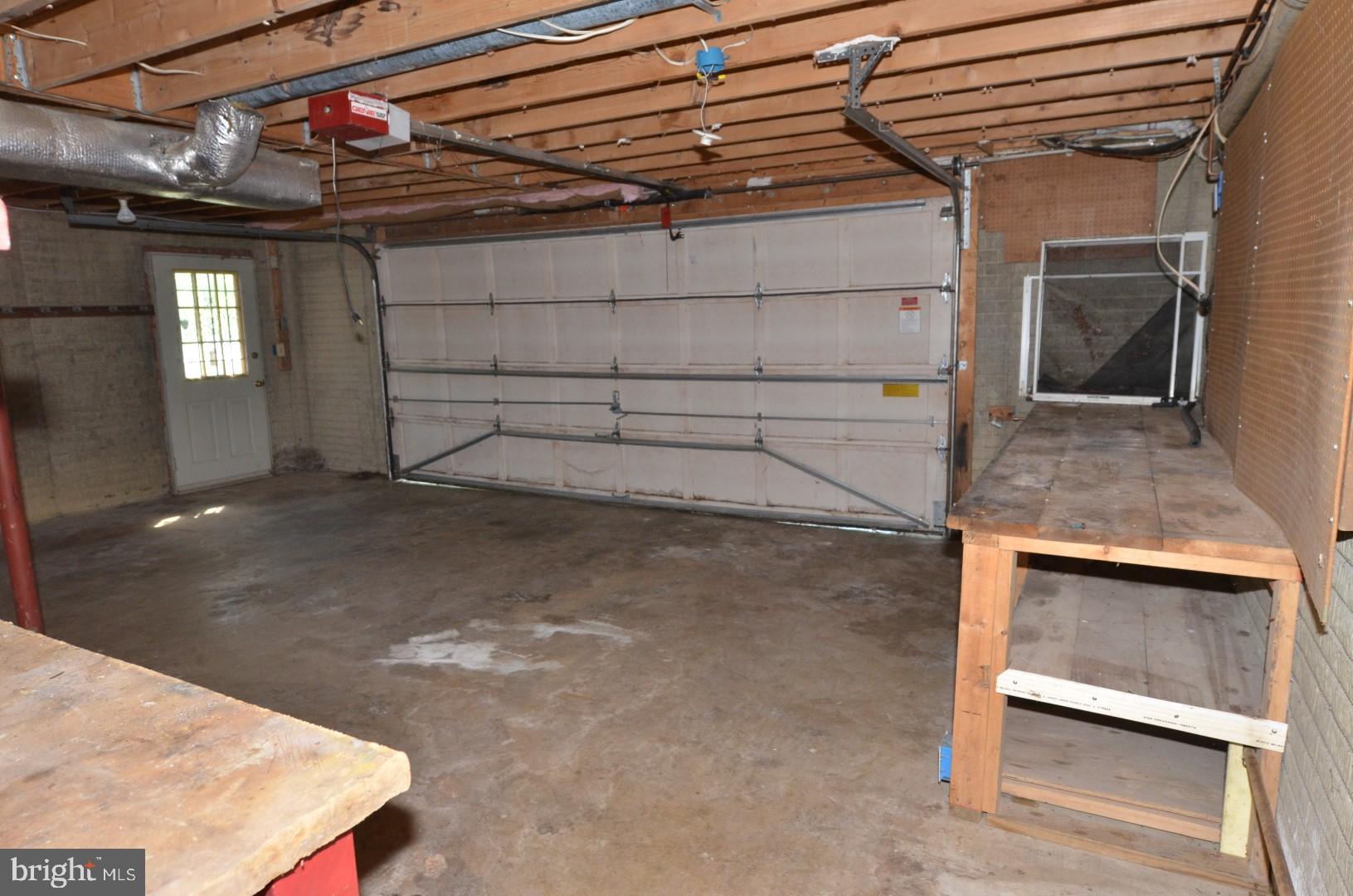 HIDDEN LAKE - Residential