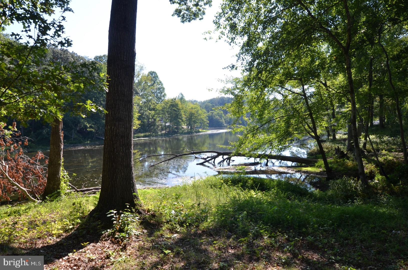 HIDDEN LAKE - Residential