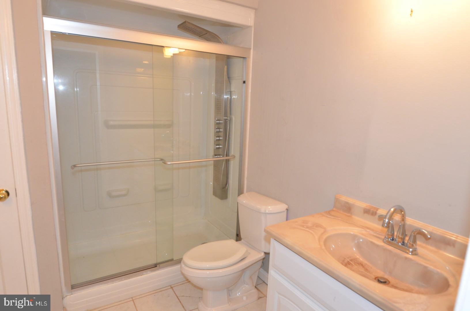 HIDDEN LAKE - Residential