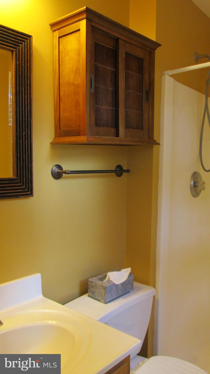 WOODLAND BEACH - Residential Lease