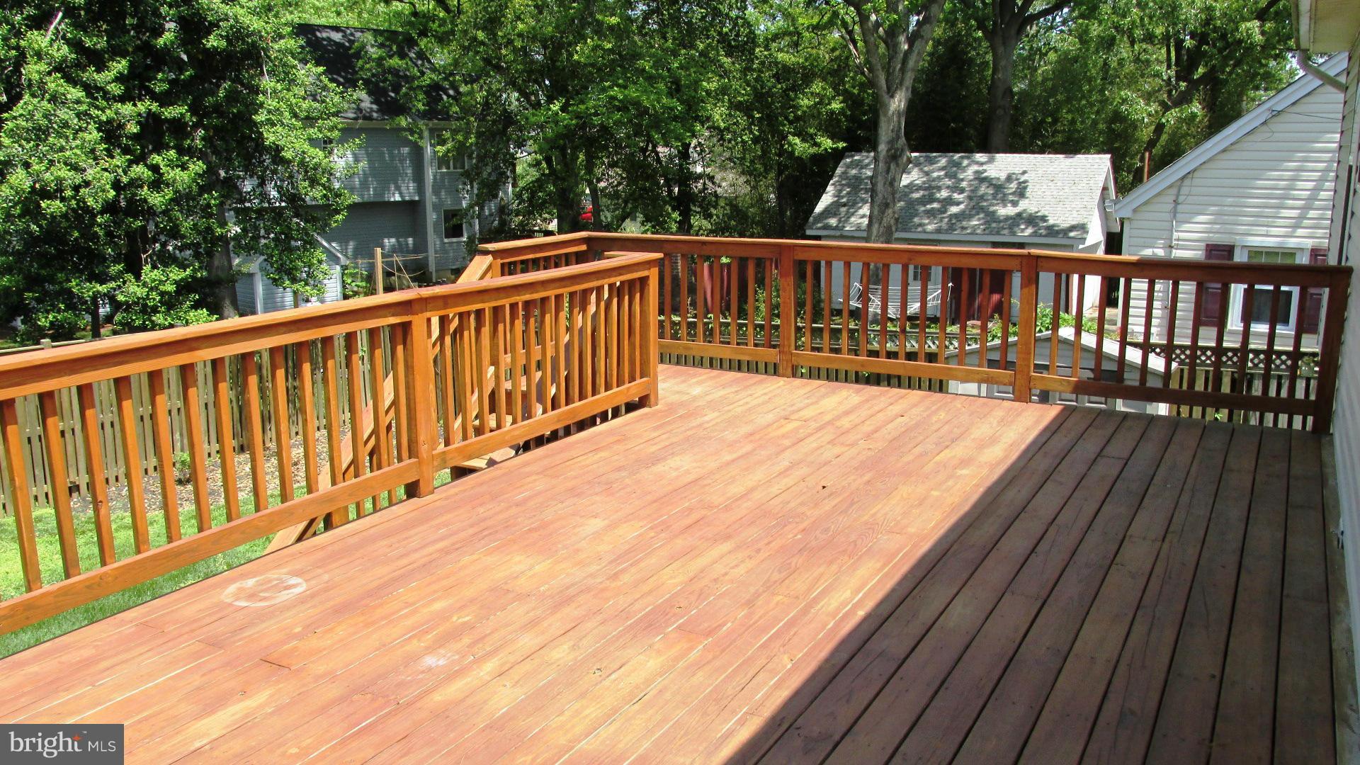 WOODLAND BEACH - Residential Lease