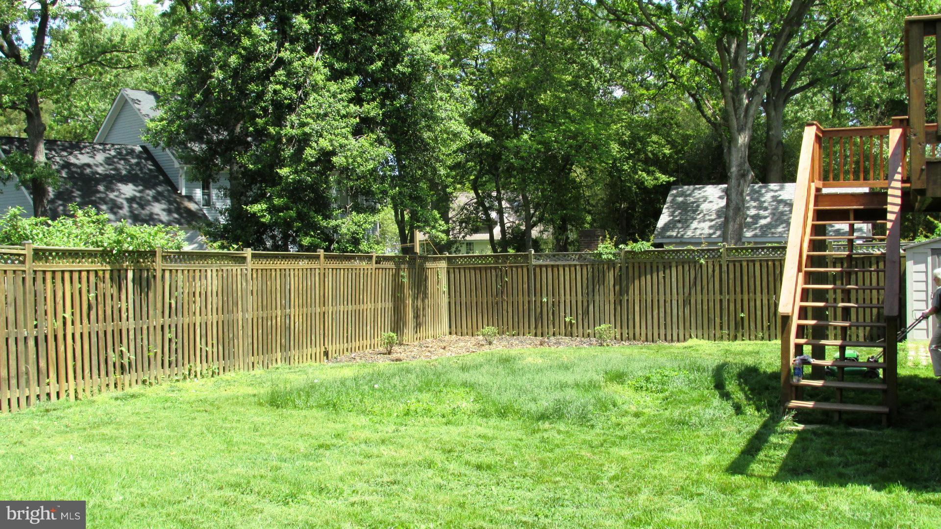 WOODLAND BEACH - Residential Lease