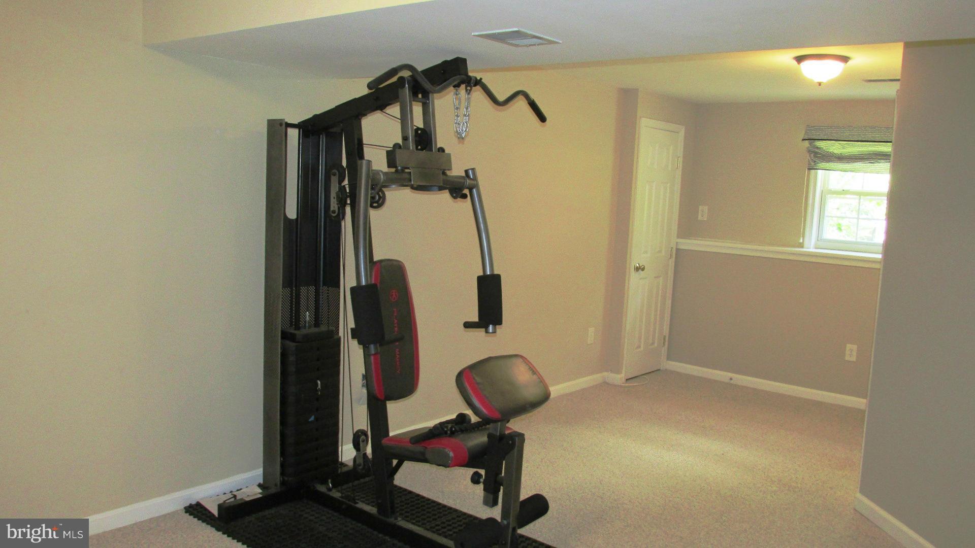 WOODLAND BEACH - Residential Lease