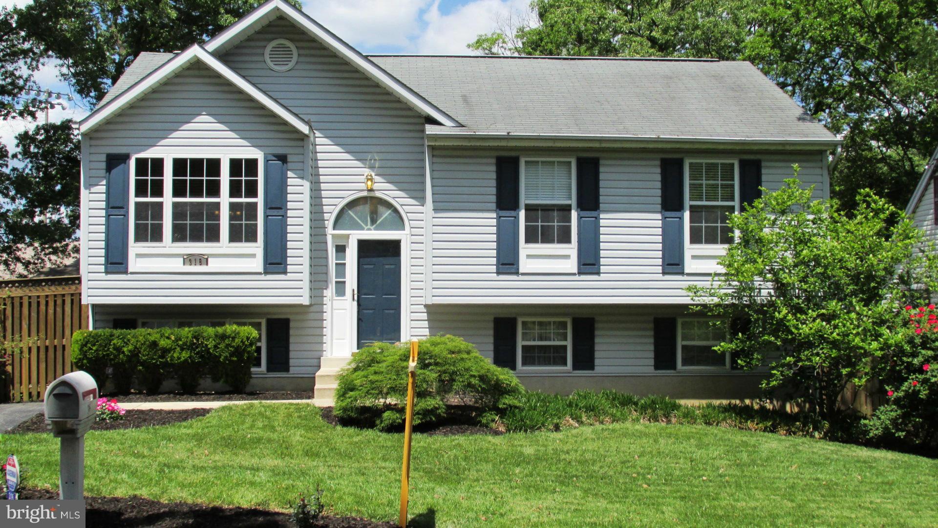 WOODLAND BEACH - Residential Lease