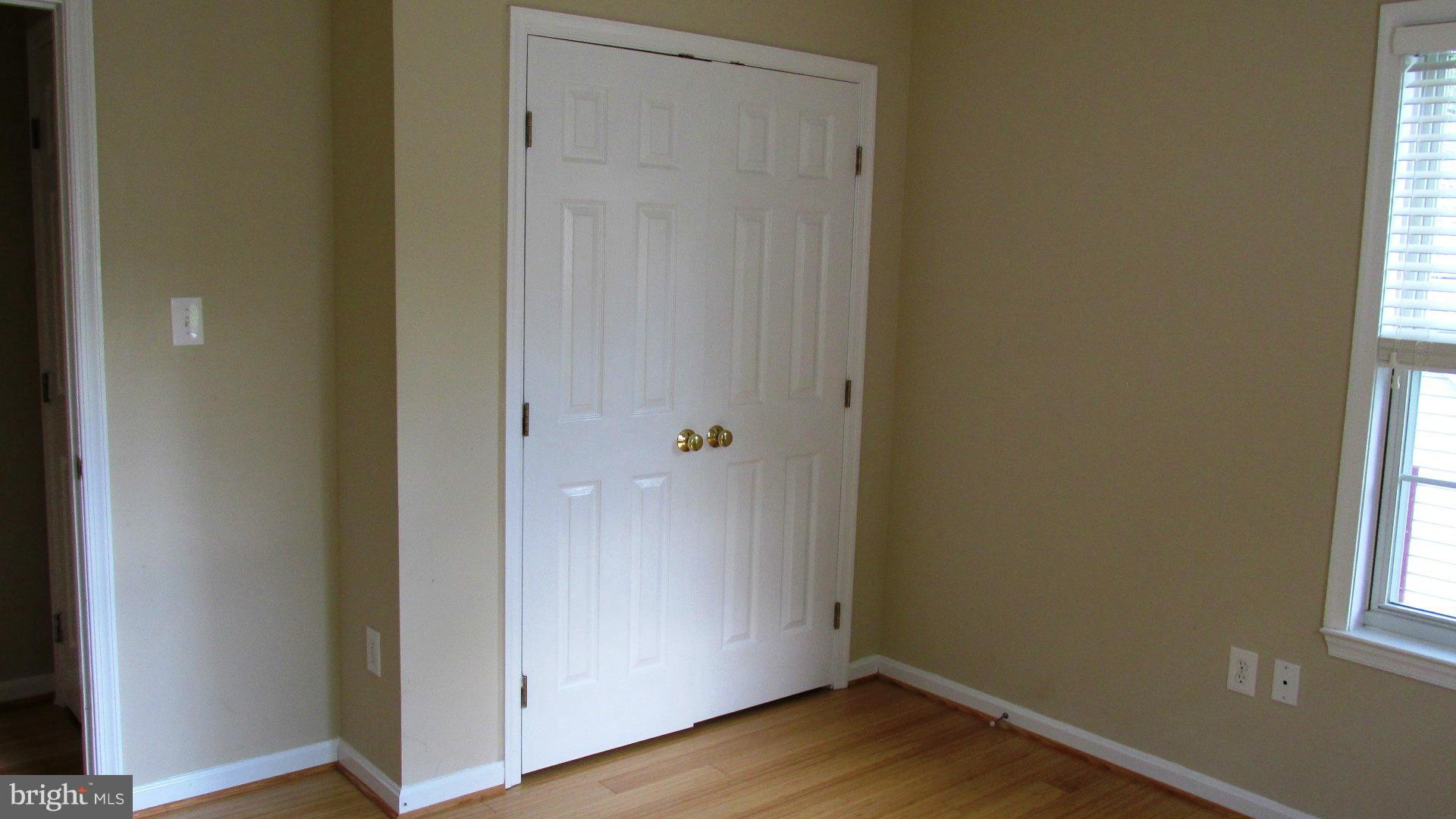 WOODLAND BEACH - Residential Lease