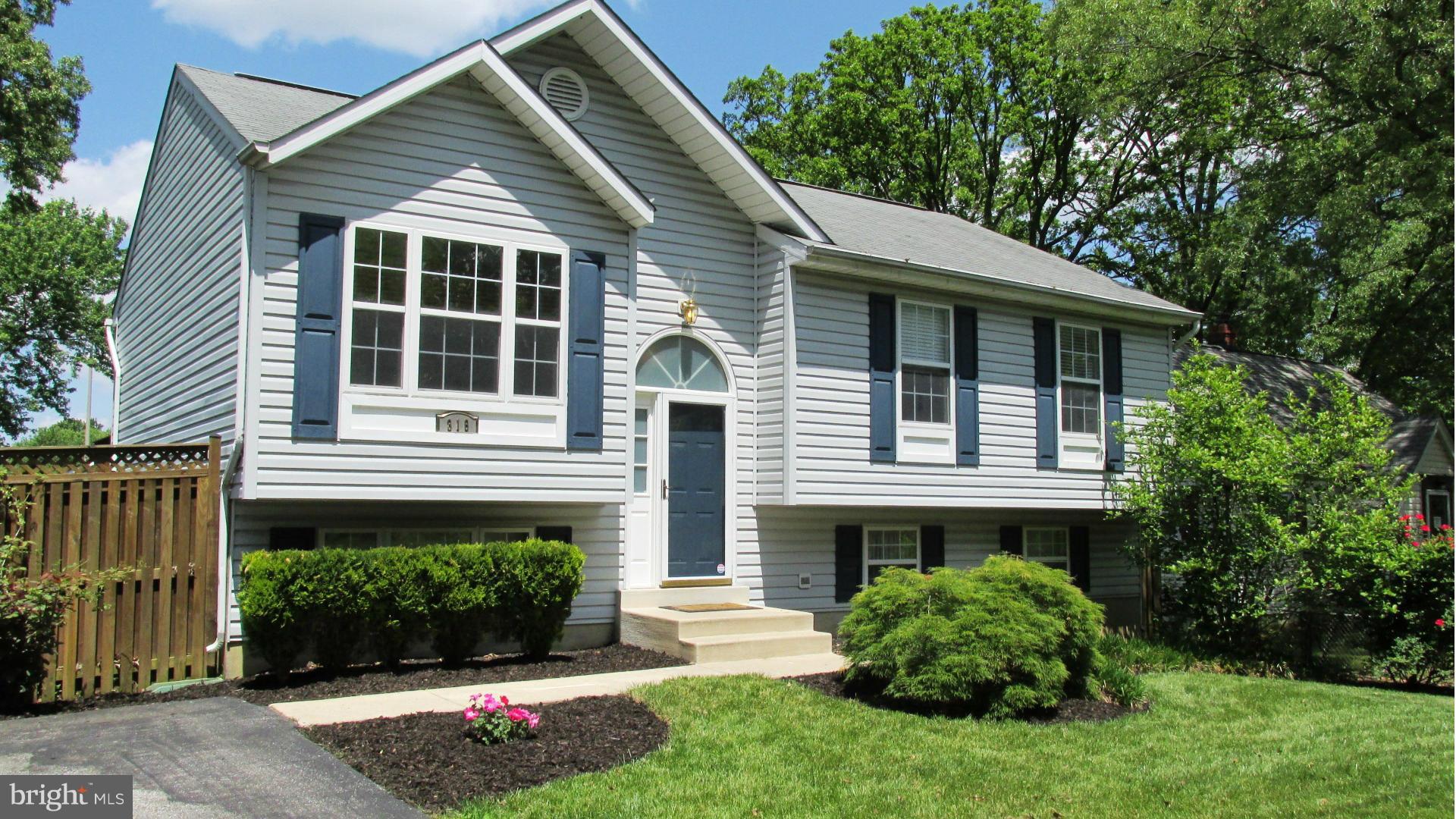 WOODLAND BEACH - Residential Lease