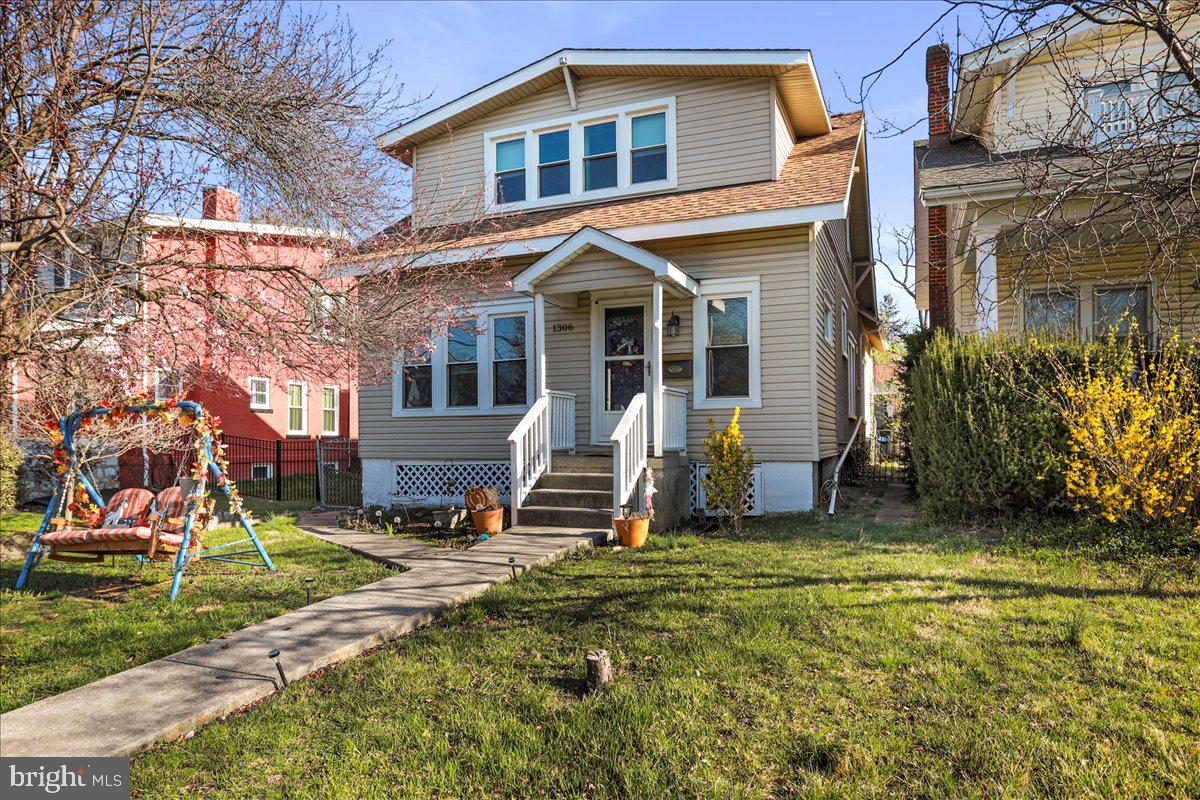 1306 W KING STREET