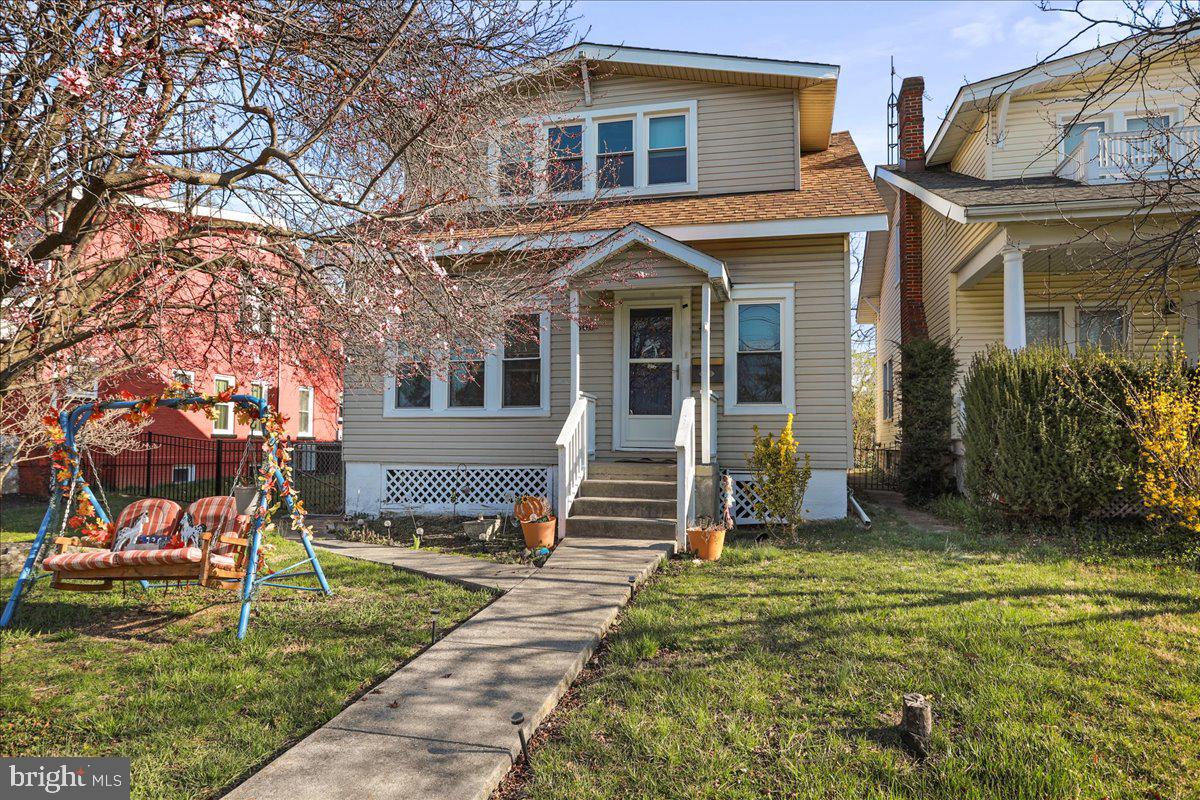 1306 W KING STREET