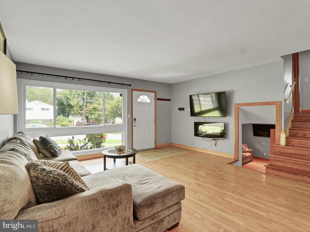 ROYAL VIEW - Residential