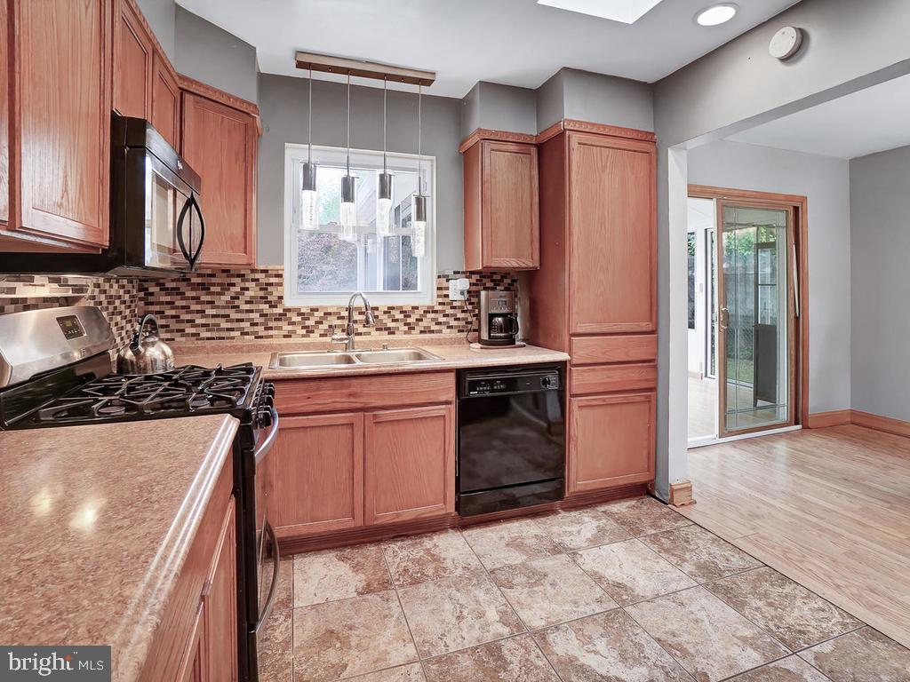 ROYAL VIEW - Residential