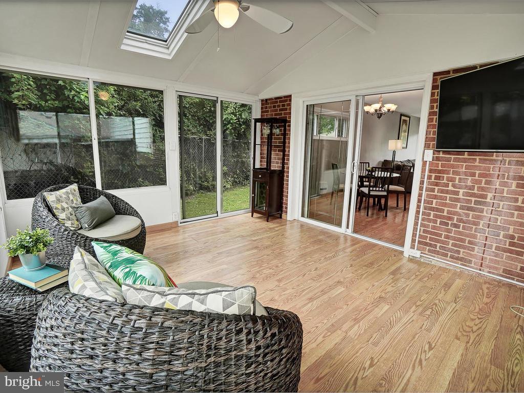 ROYAL VIEW - Residential