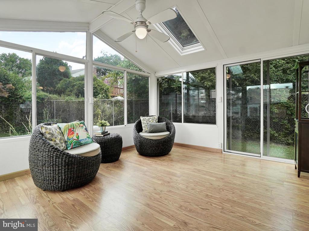 ROYAL VIEW - Residential