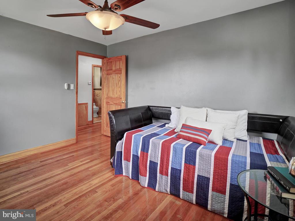 ROYAL VIEW - Residential