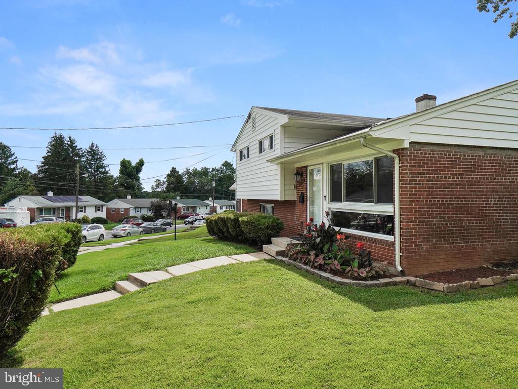 ROYAL VIEW - Residential