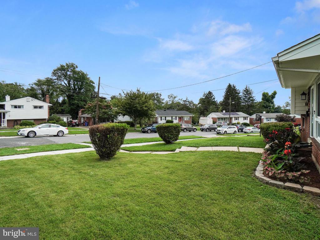 ROYAL VIEW - Residential