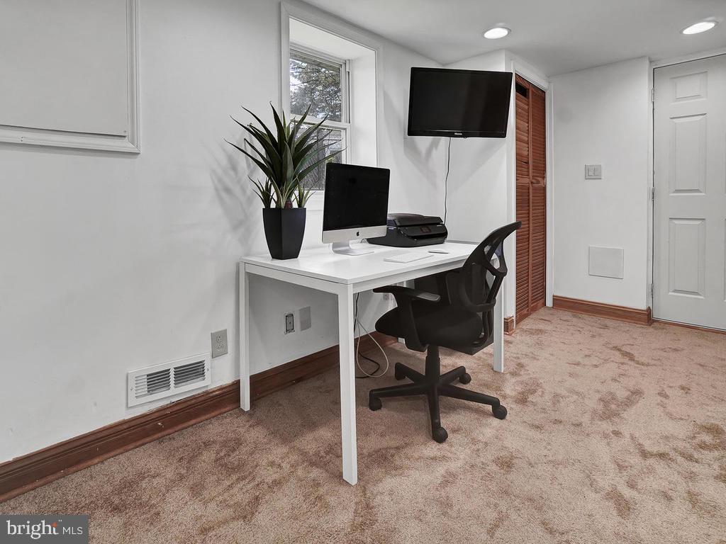 ROYAL VIEW - Residential