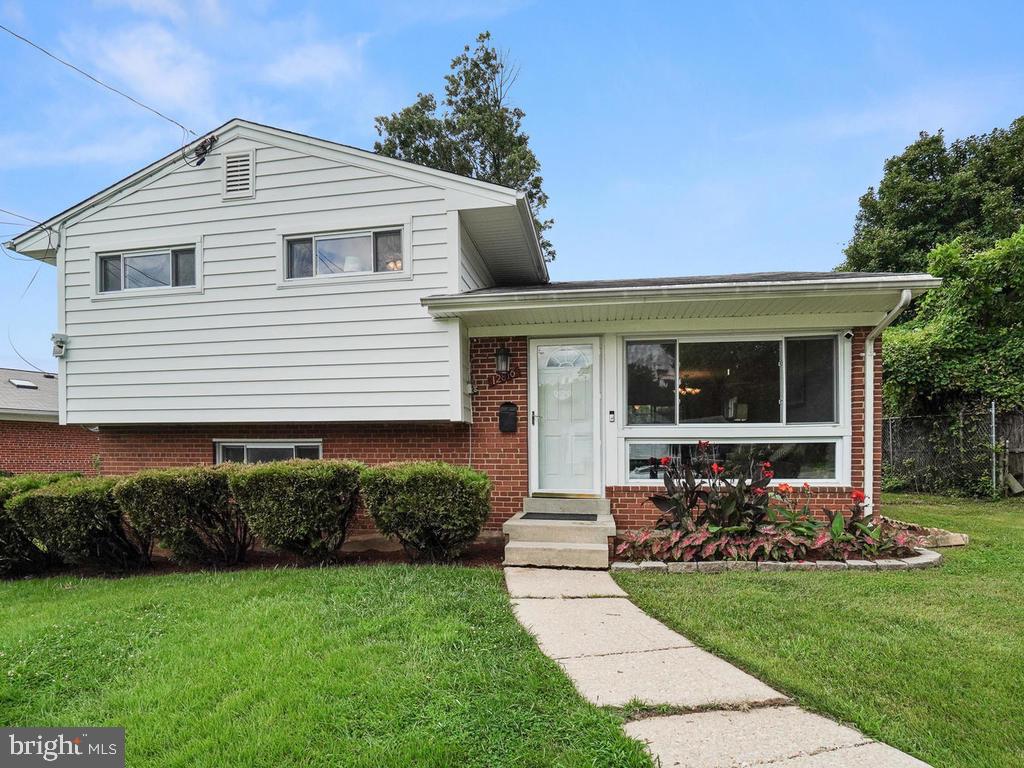 ROYAL VIEW - Residential