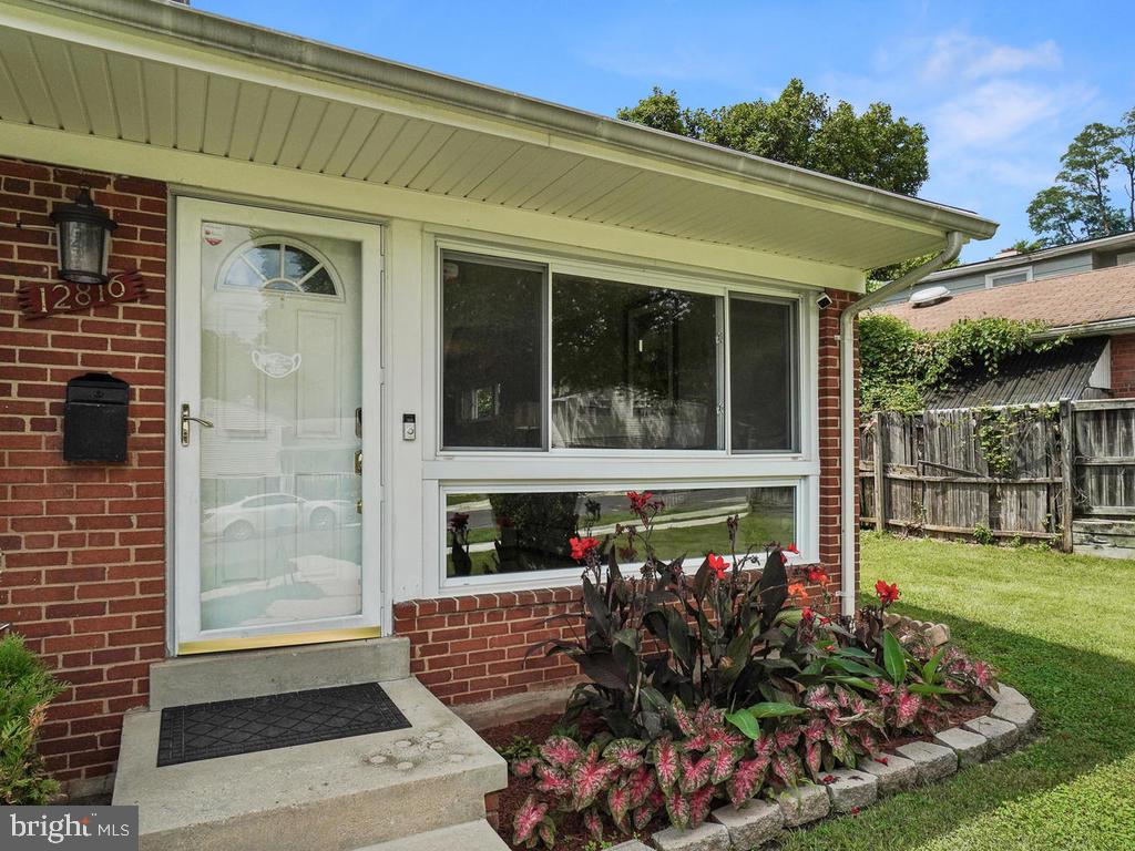 ROYAL VIEW - Residential