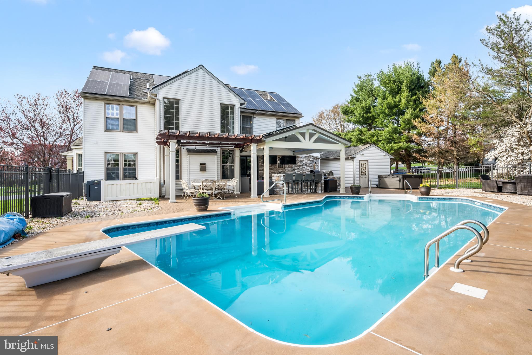 19 FOX HOLLOW DRIVE