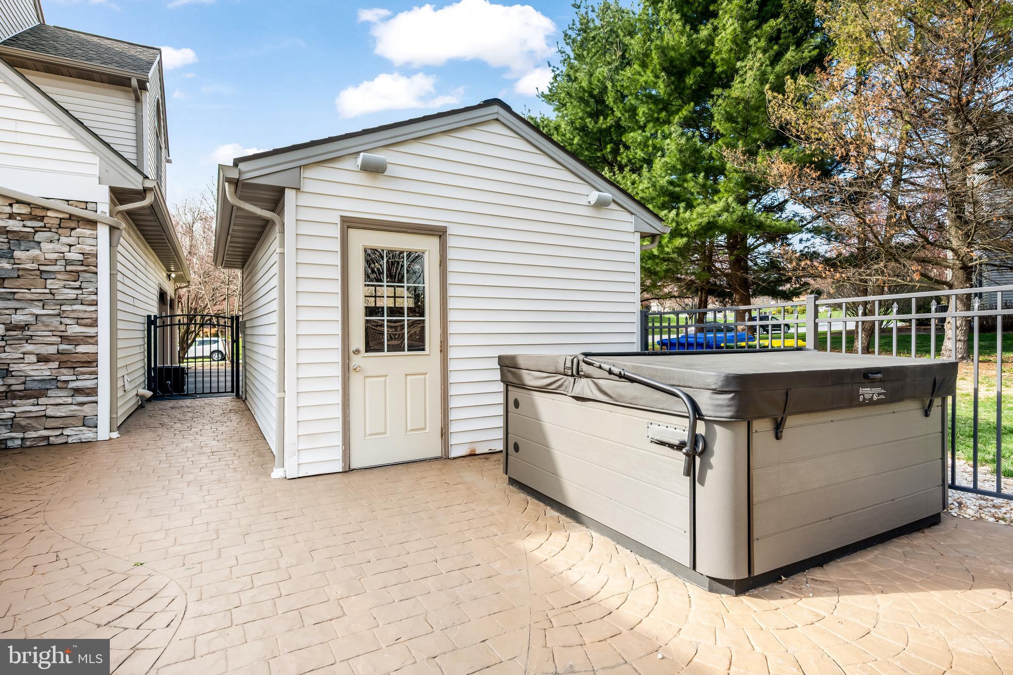 HUNTERS RIDGE - Residential