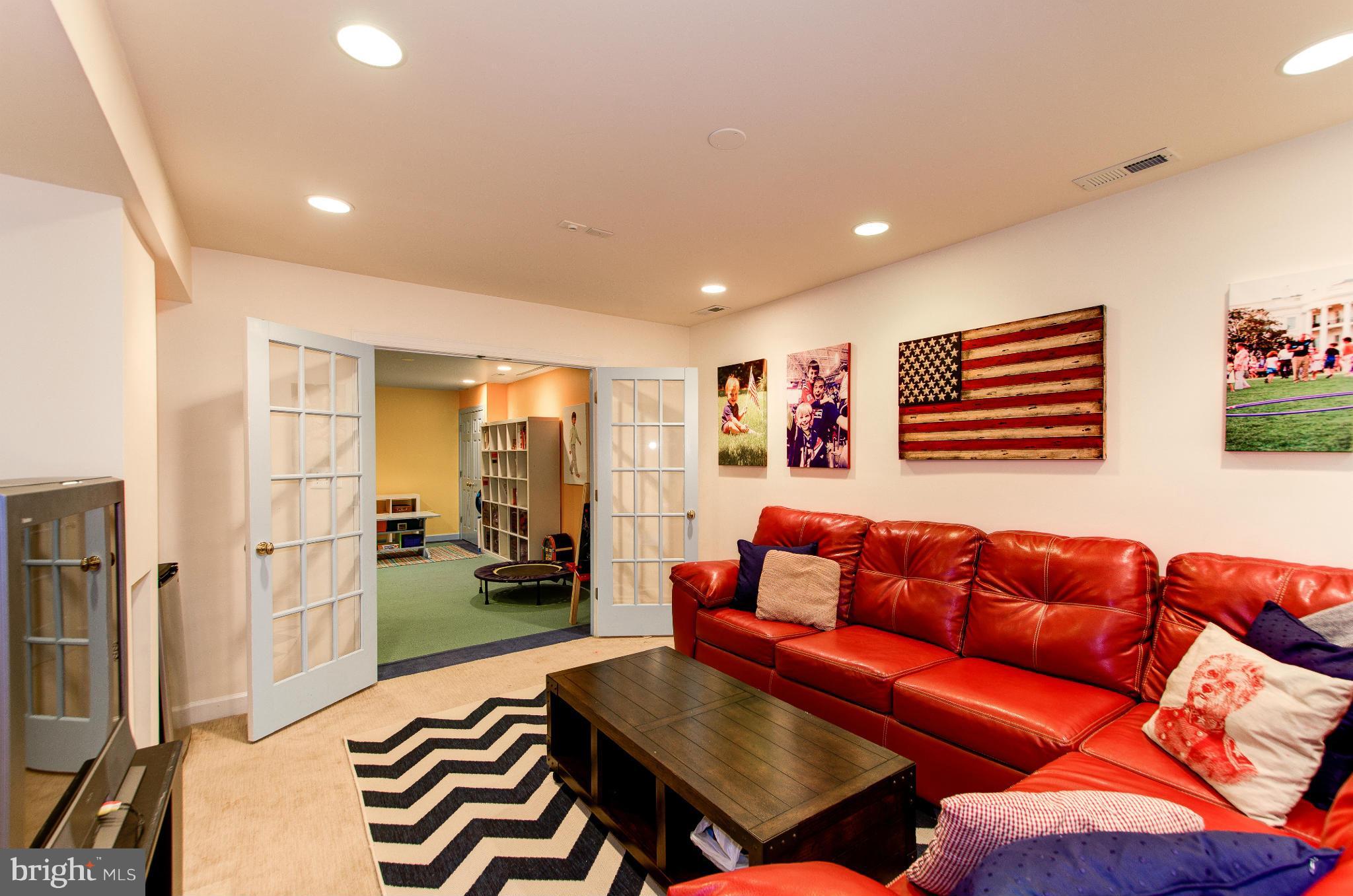 CHEVY CHASE - Residential