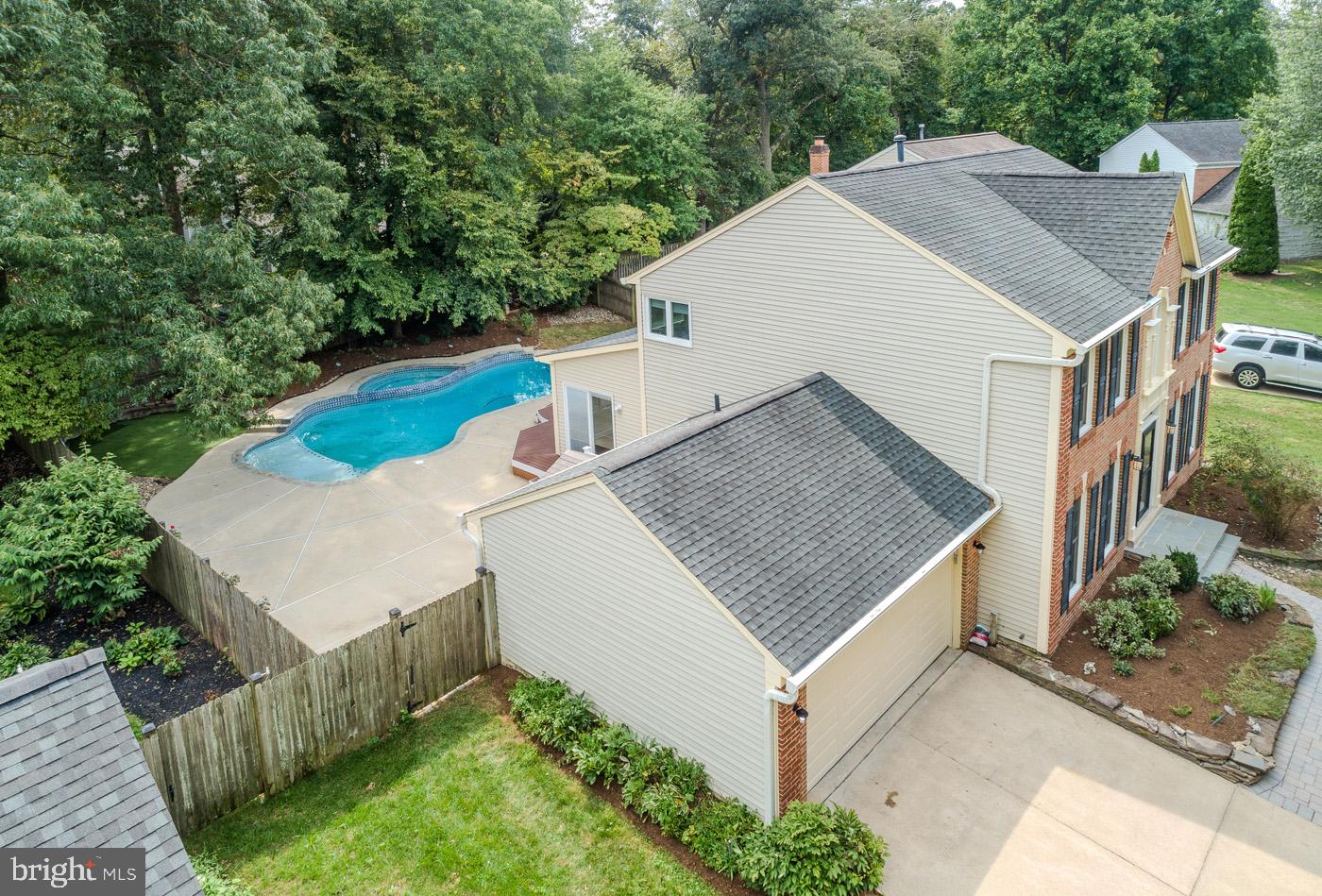 1717 JASPER LANE