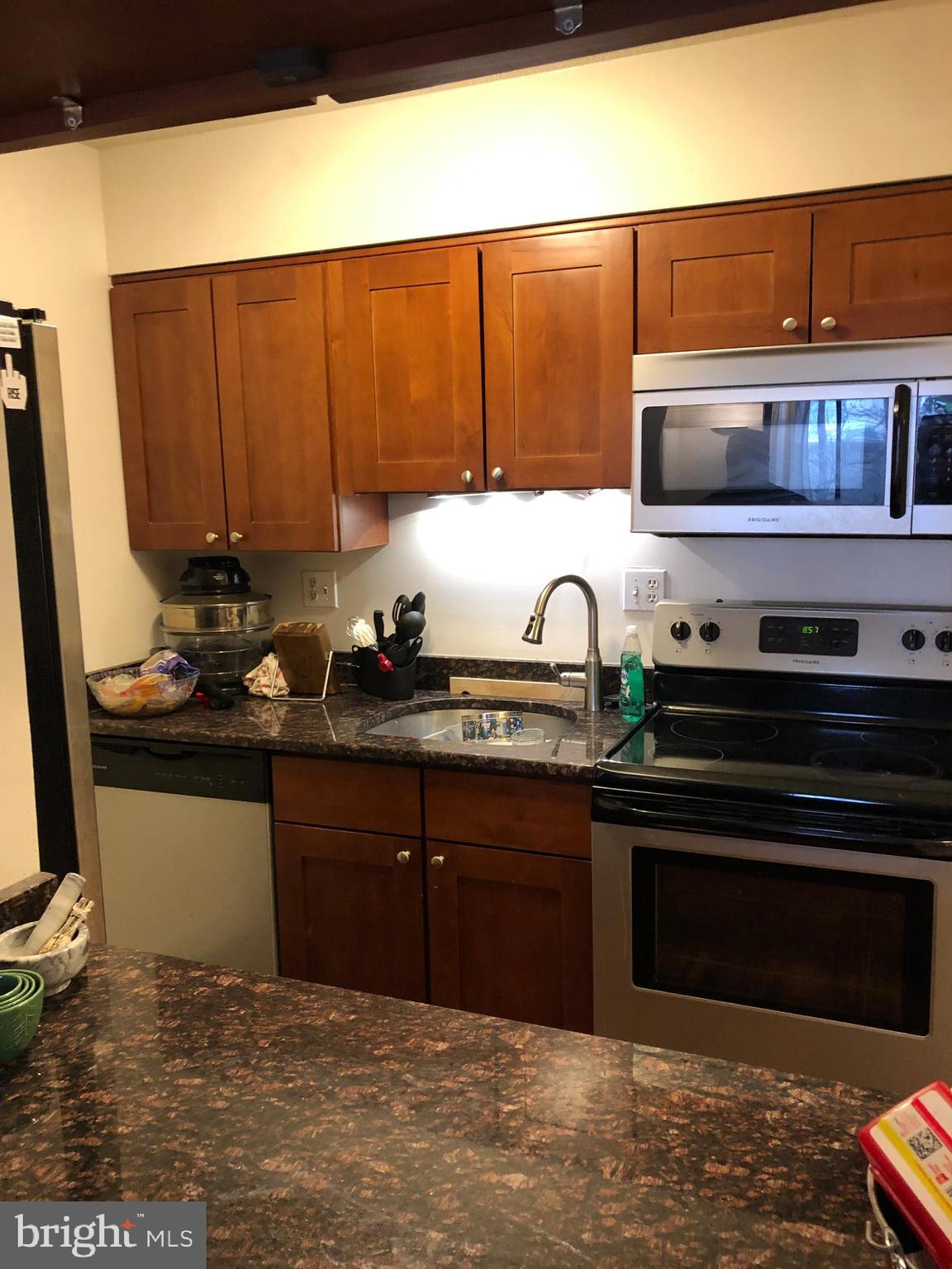 ENCORE OF MCLEAN - Residential Lease