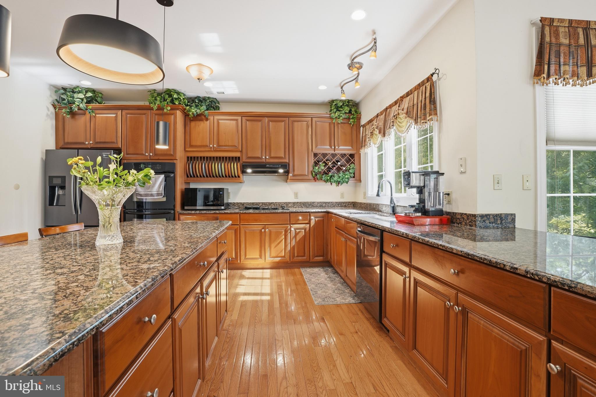 CRESPO ESTATES - Residential