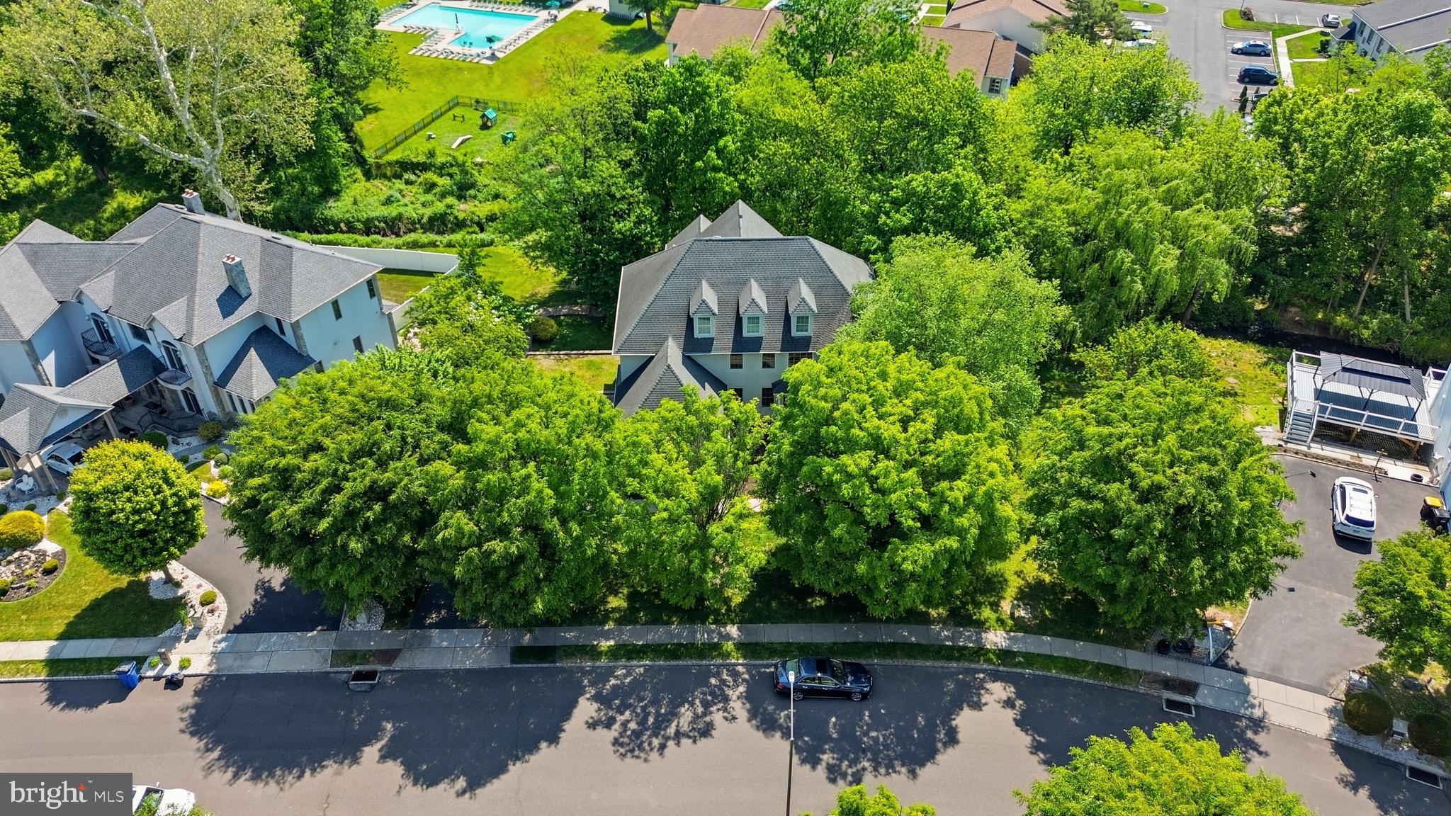 CRESPO ESTATES - Residential