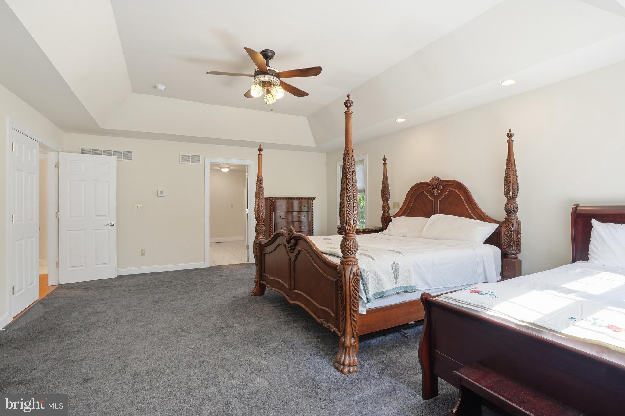 CRESPO ESTATES - Residential