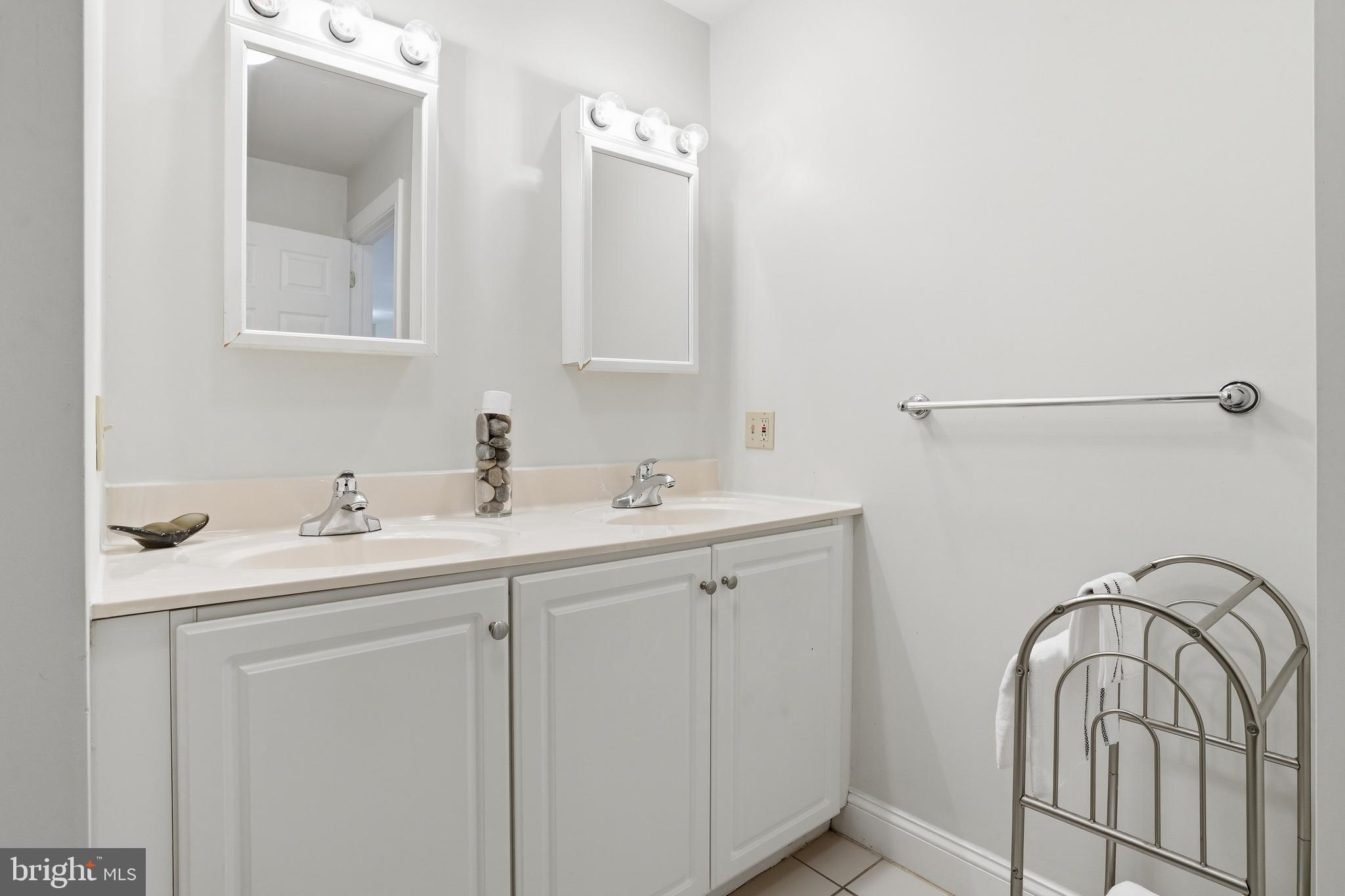 CRESPO ESTATES - Residential