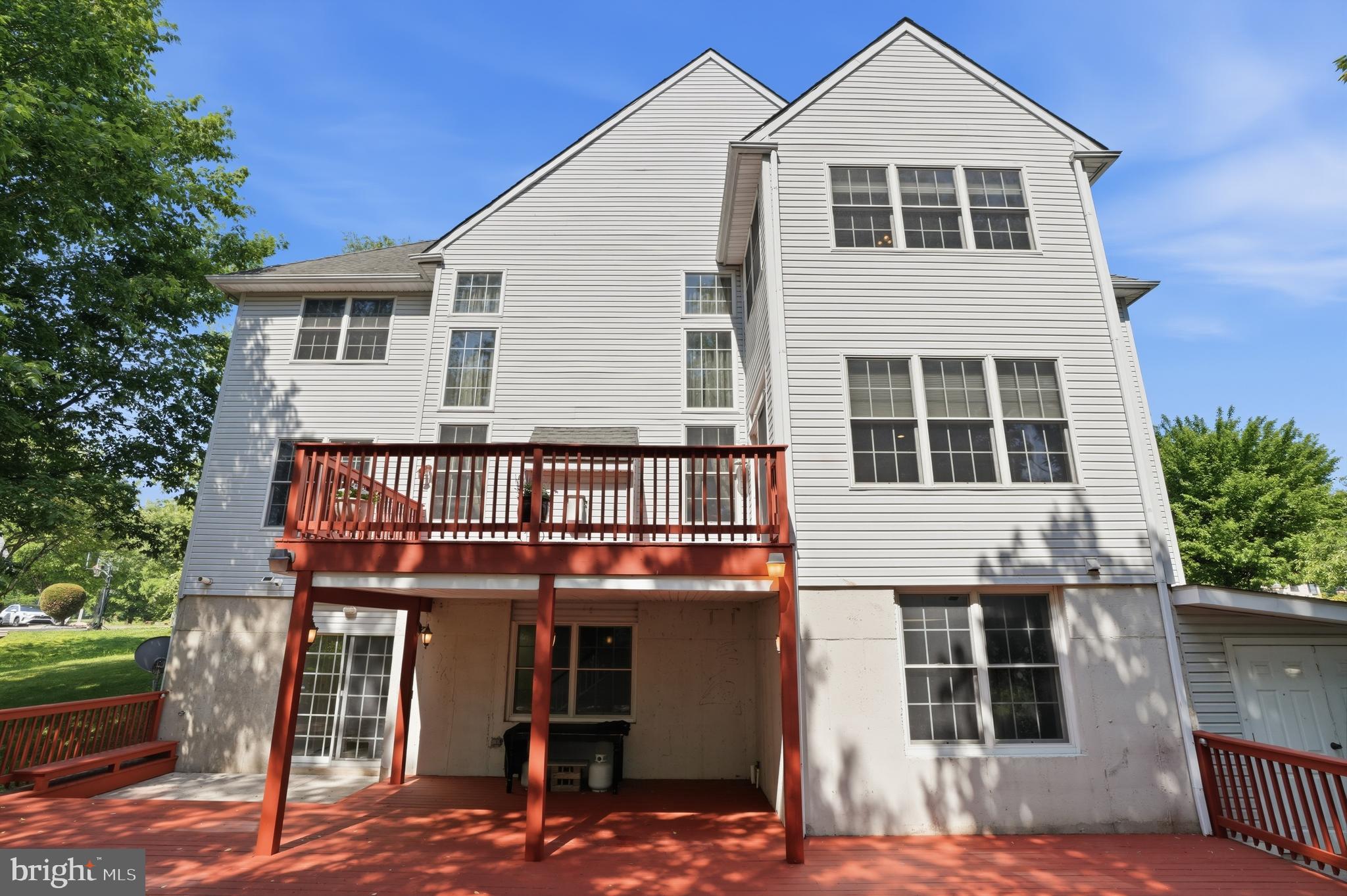 CRESPO ESTATES - Residential