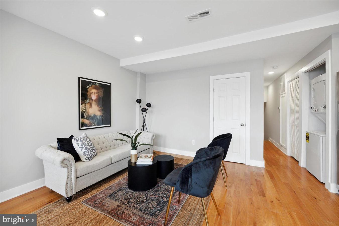 2827 W GIRARD AVENUE UNIT 2