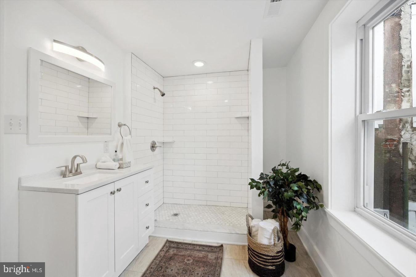 2827 W GIRARD AVENUE UNIT 2