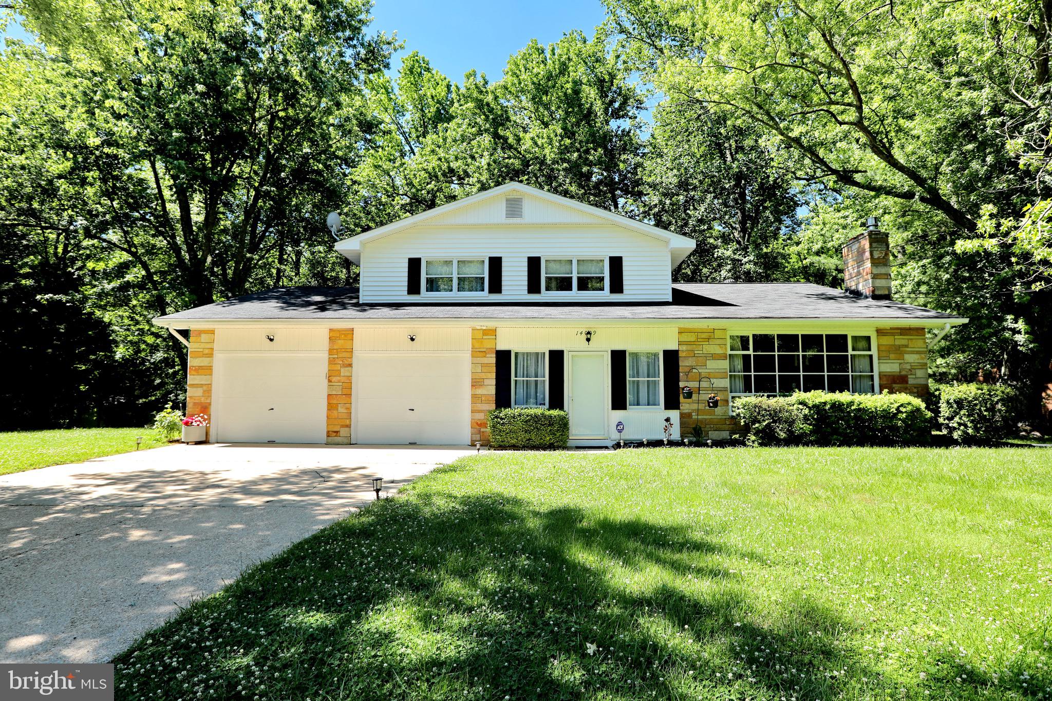 BROCK HALL MANOR - Residential