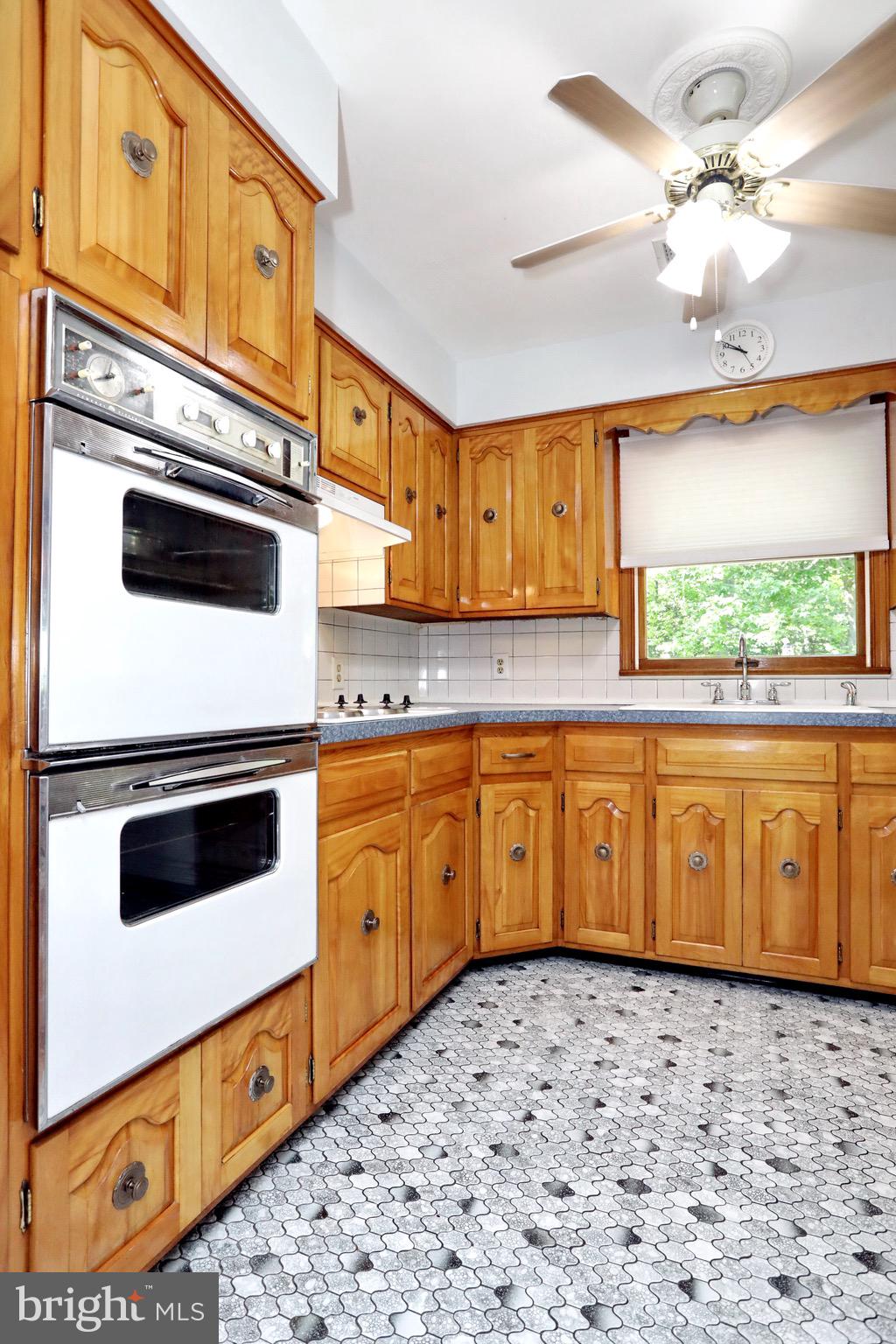 BROCK HALL MANOR - Residential