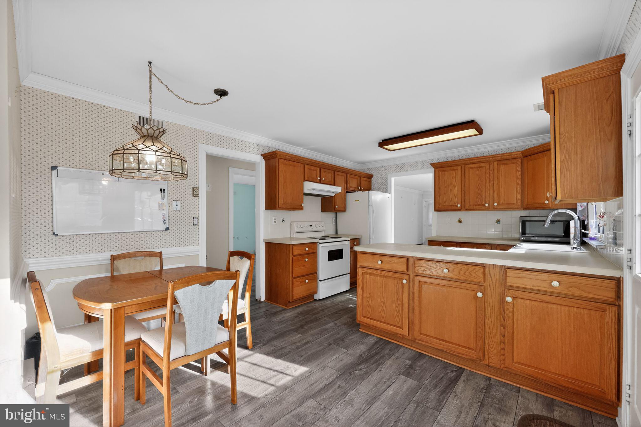 LEISURETOWNE - Residential