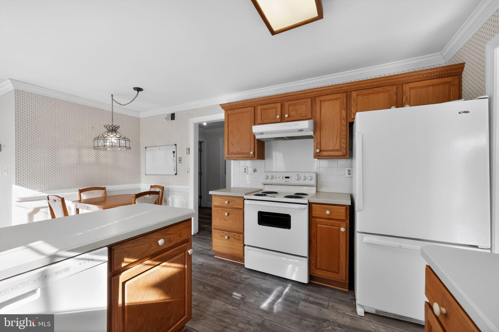 LEISURETOWNE - Residential