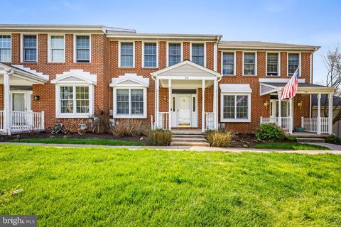 Townhouse For Sale - 36 Iron Mill Garth<br/> COCKEYSVILLE, MD 21030