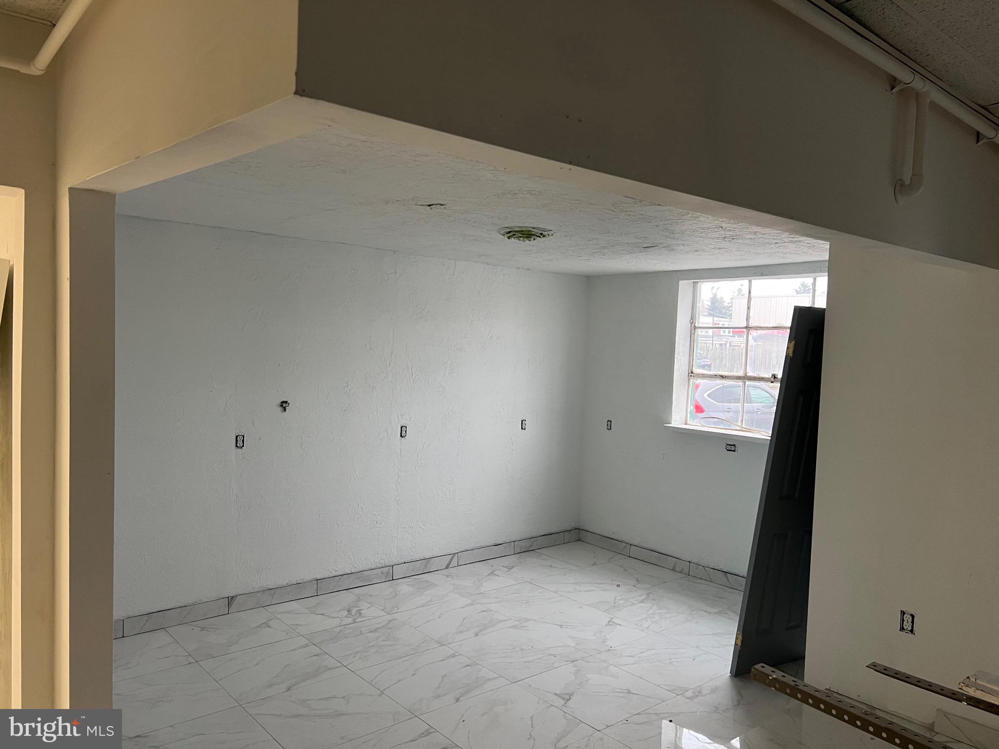 WEST YORK - Commercial Sale