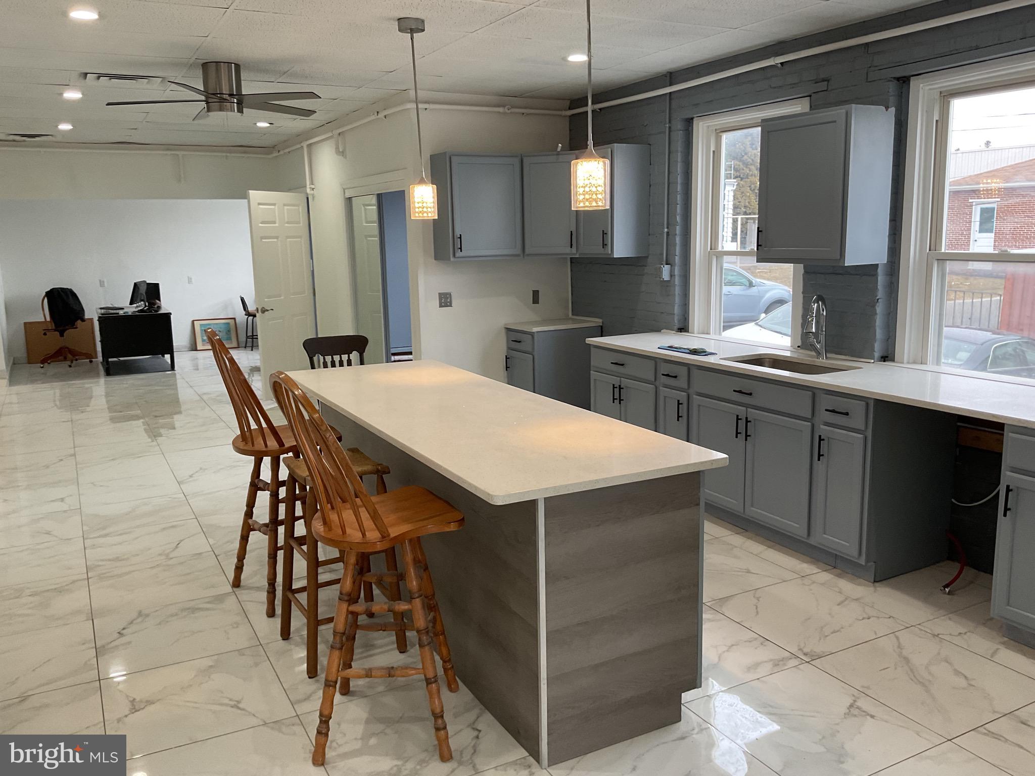 WEST YORK - Commercial Sale