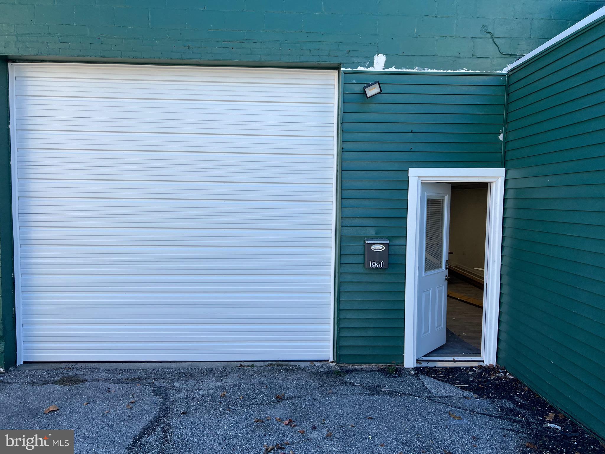 WEST YORK - Commercial Sale