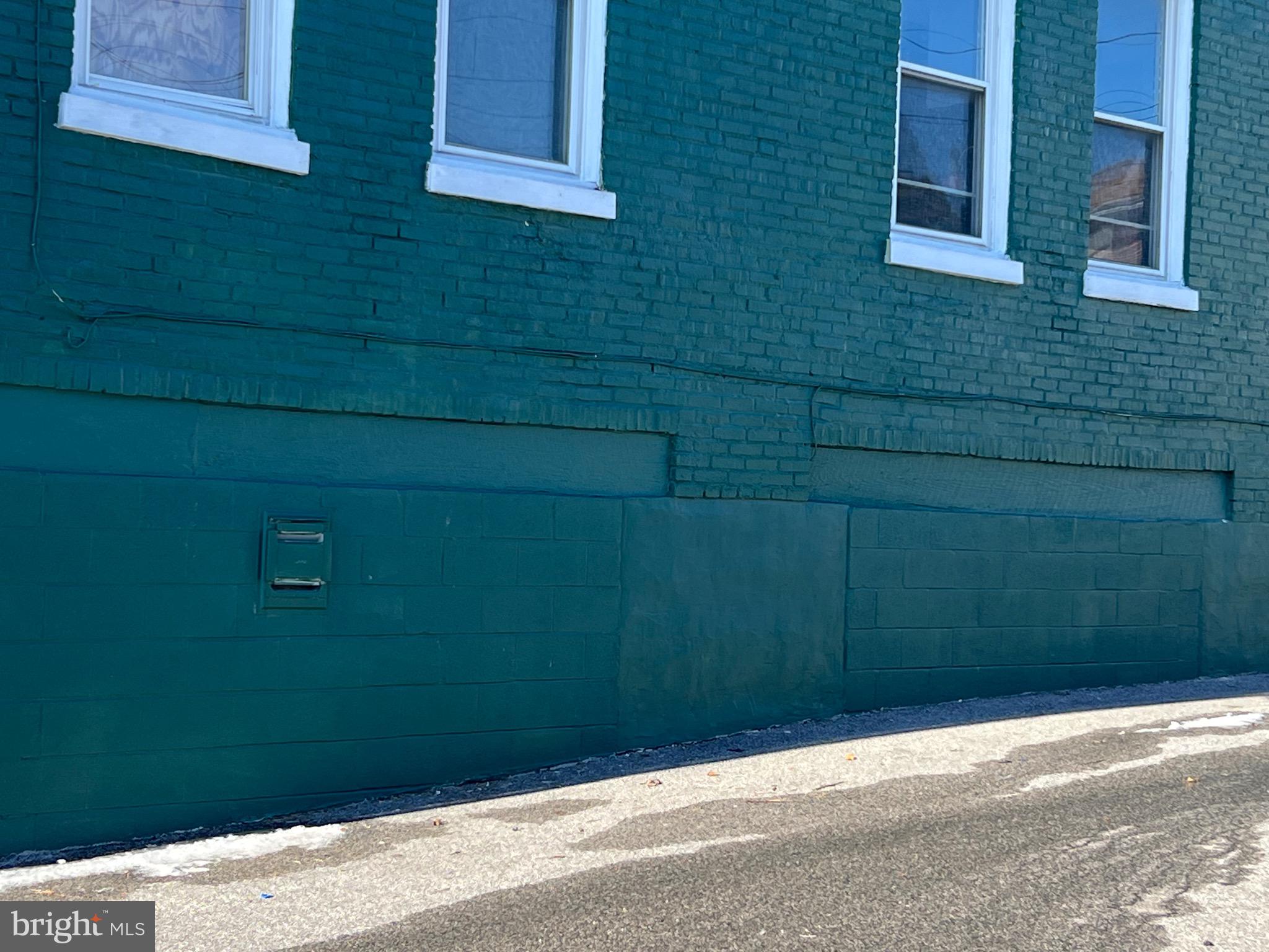 WEST YORK - Commercial Sale