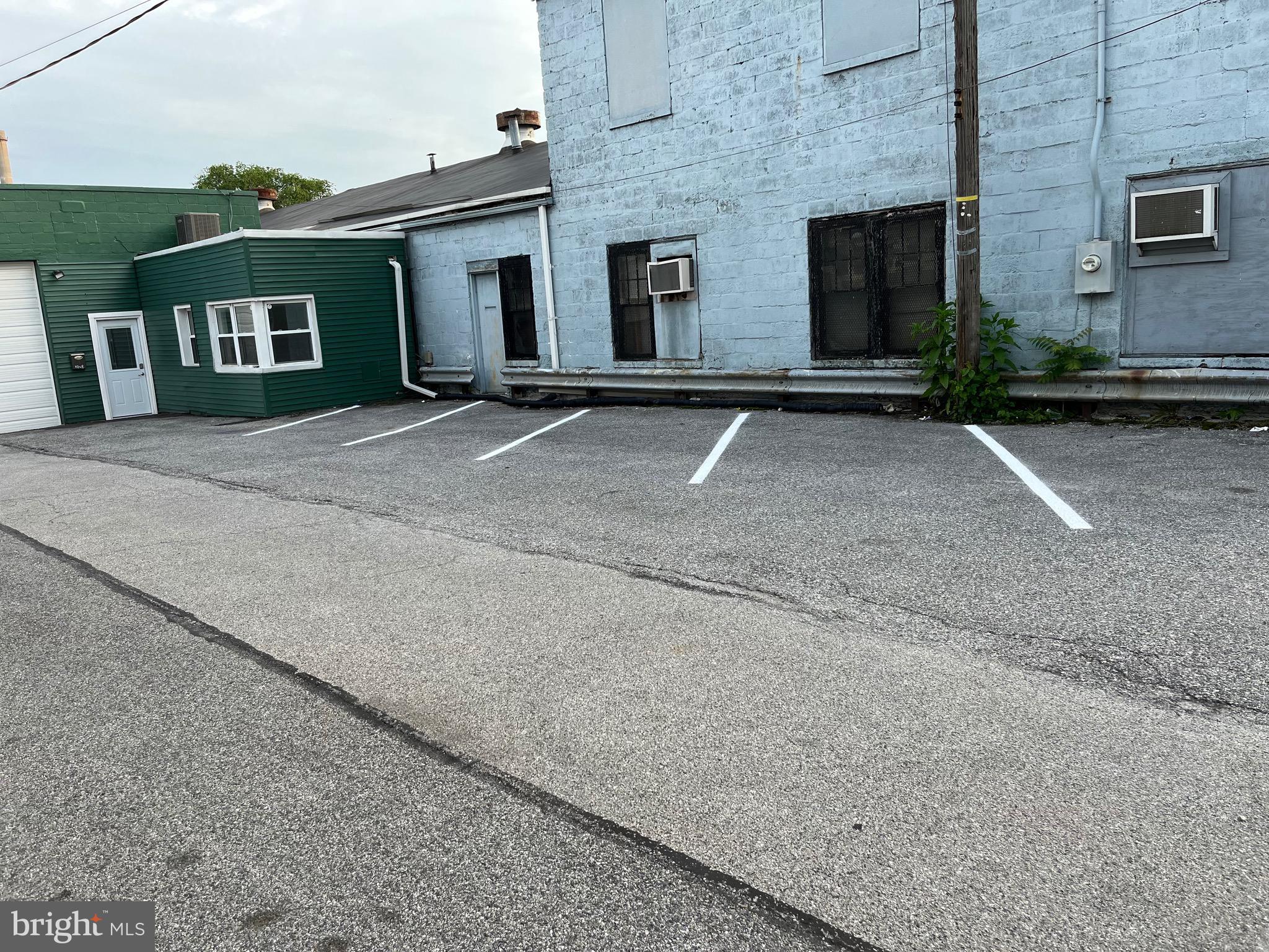 WEST YORK - Commercial Sale