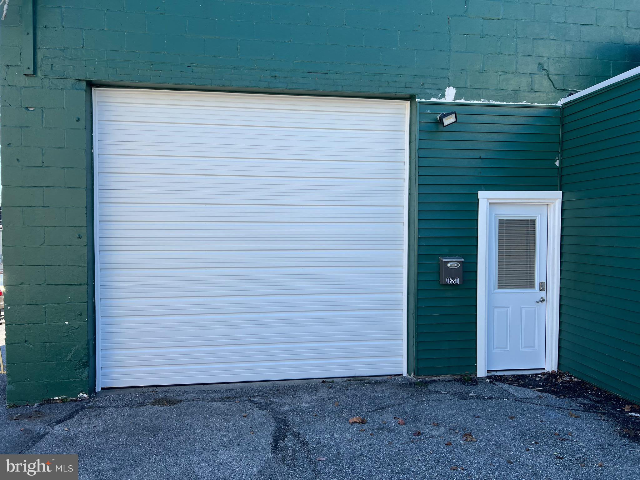 WEST YORK - Commercial Sale