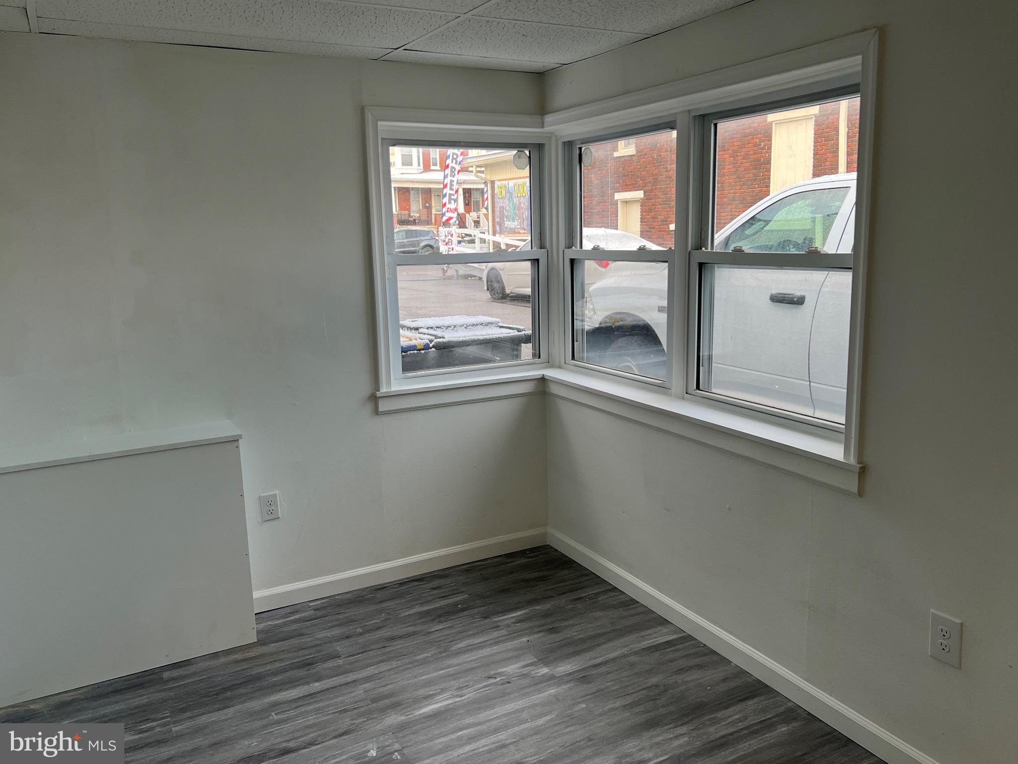 WEST YORK - Commercial Sale