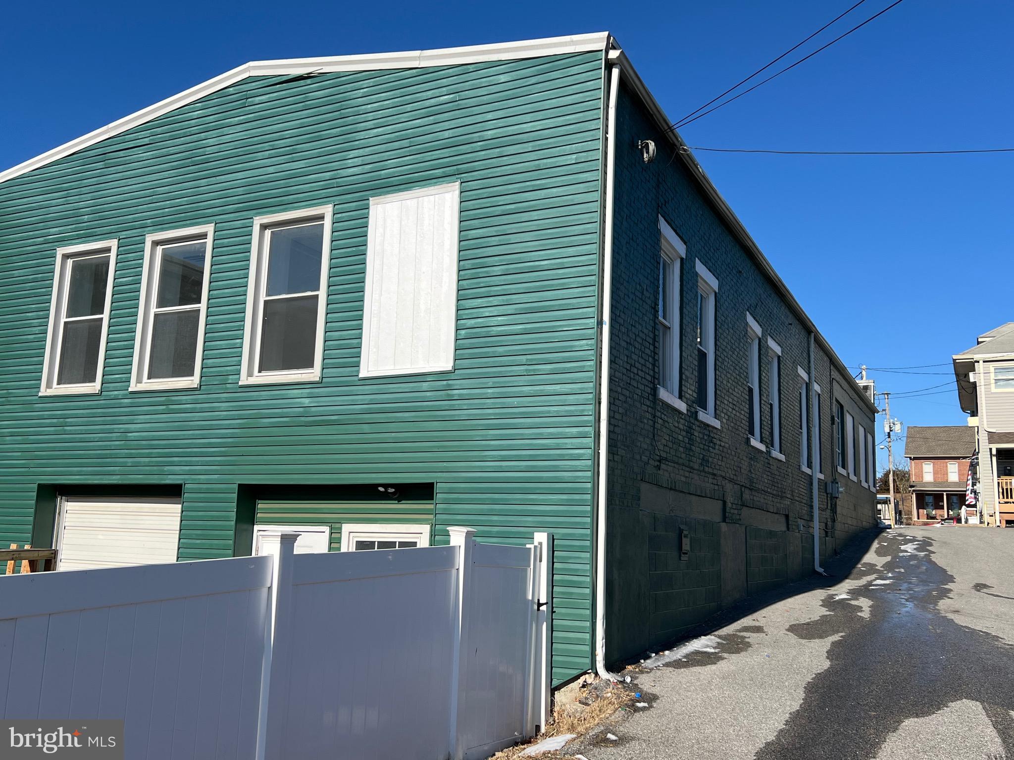 WEST YORK - Commercial Sale