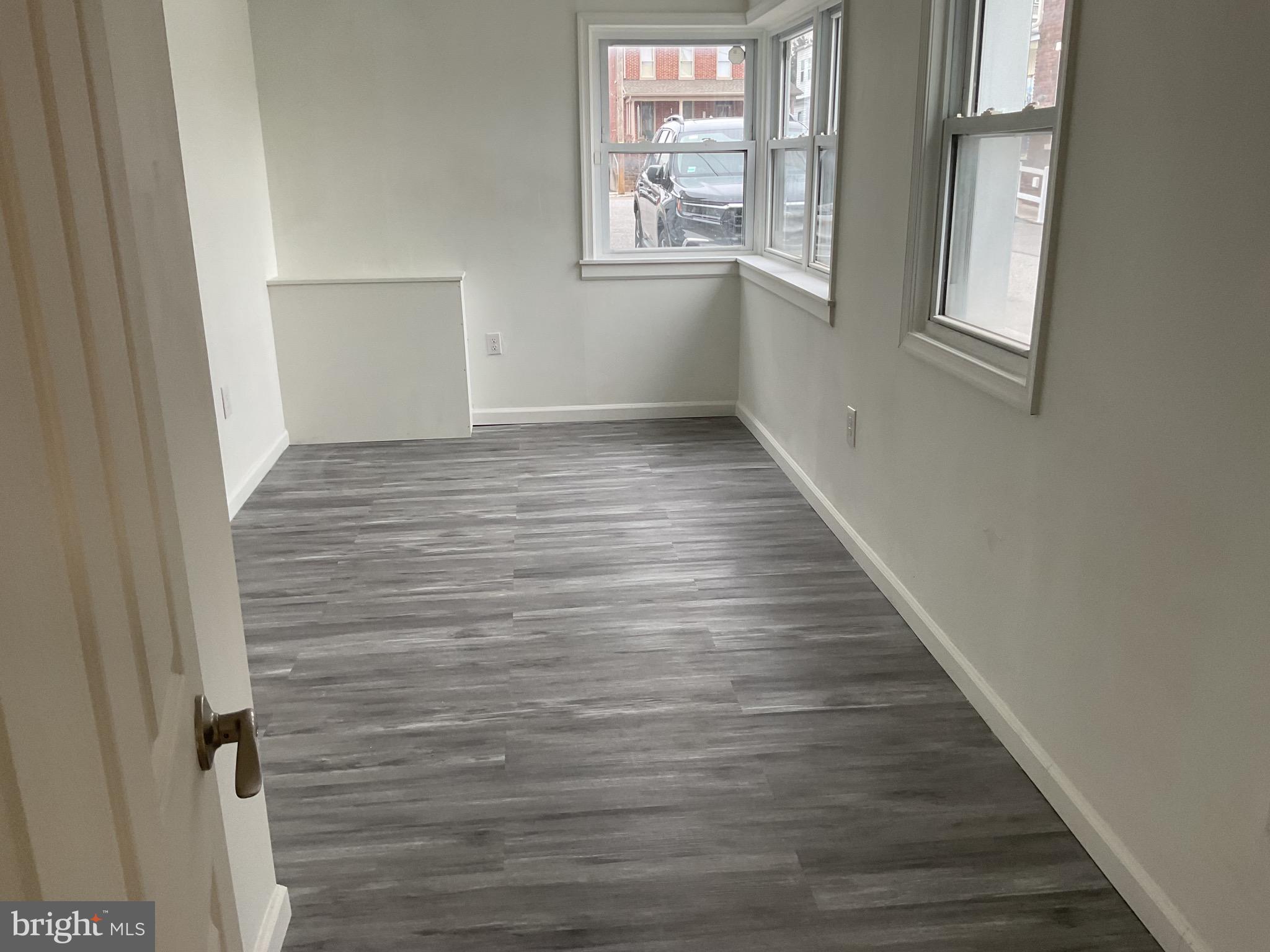 WEST YORK - Commercial Sale