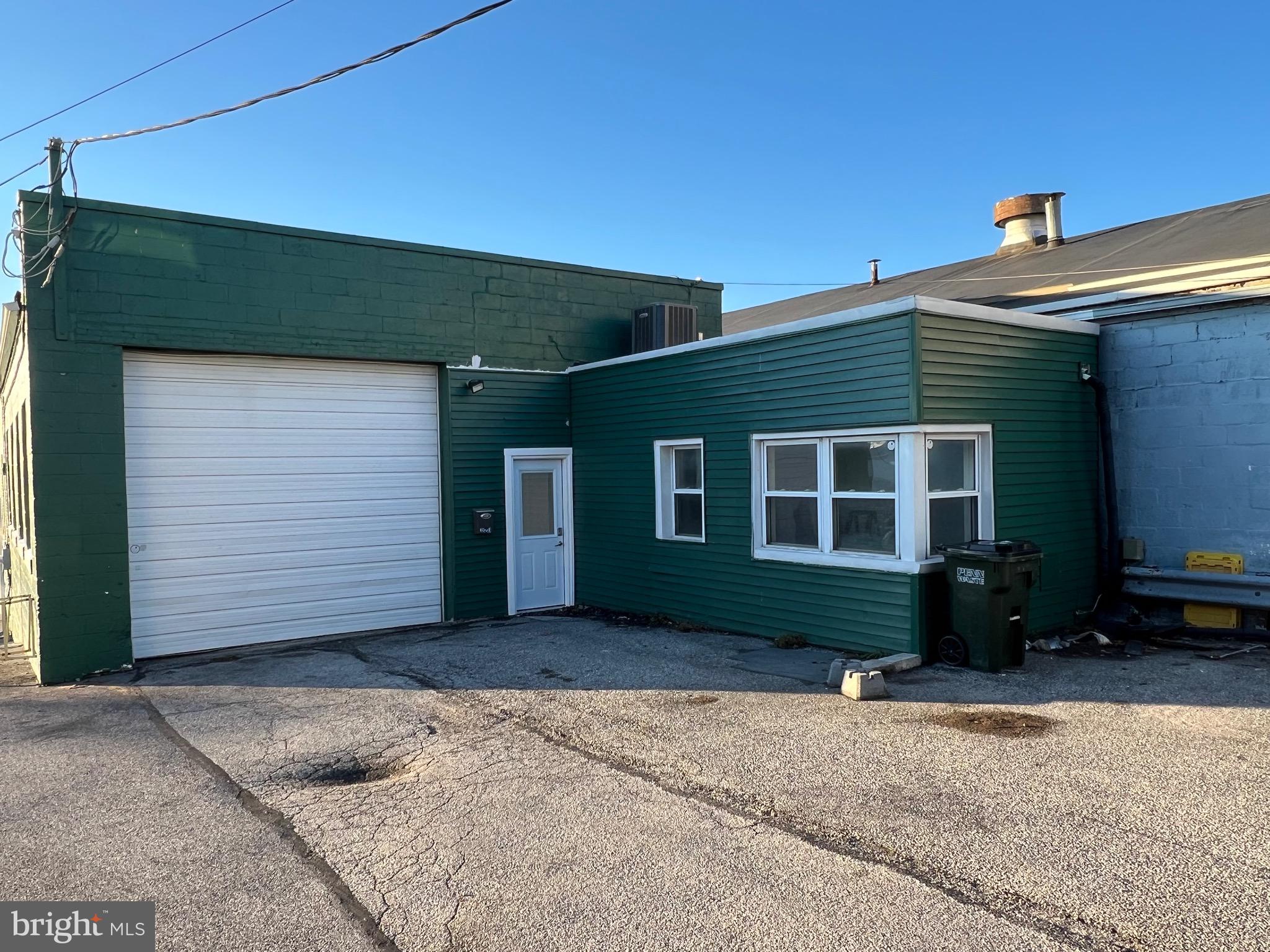 WEST YORK - Commercial Sale